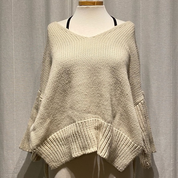 Thick cream beige knit oversized sweater - Picture 2 of 4